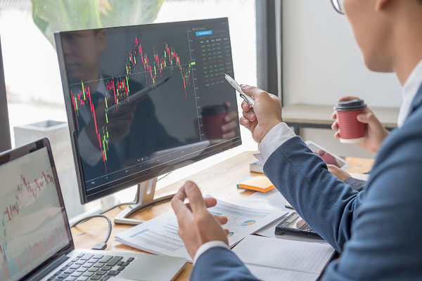 D&B Compliance Intelligence: Intelligent KYC/KCB Monitoring
